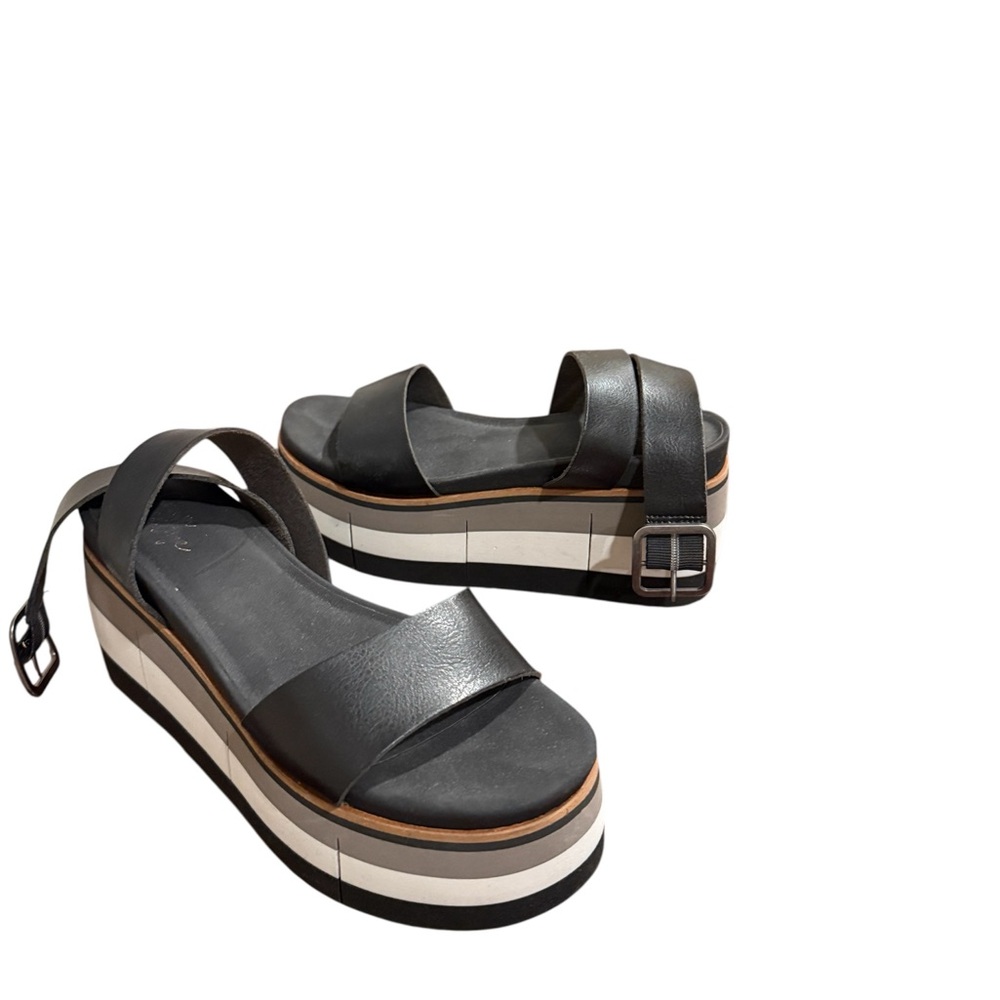 Crown Vintage Black and White Platform Sandals
